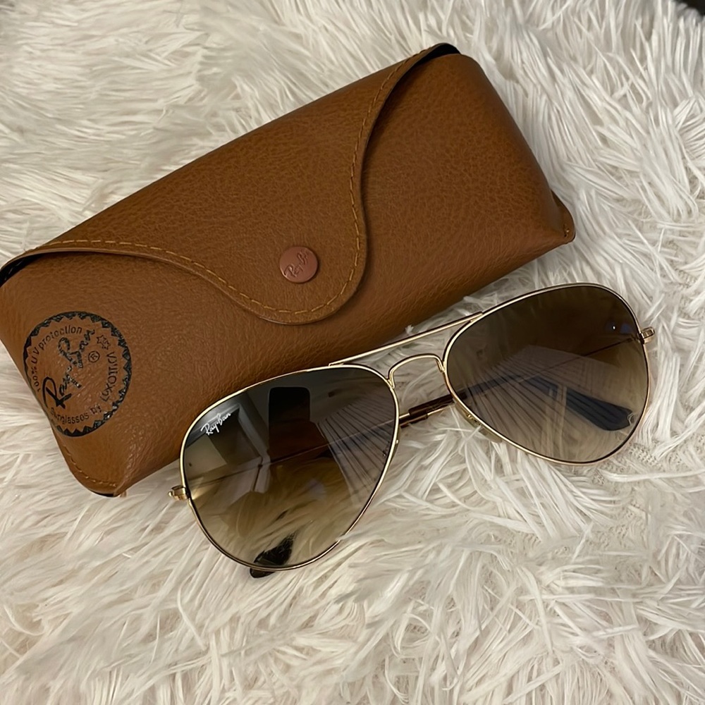 Women’s Ray Ban Aviator Sunglasses